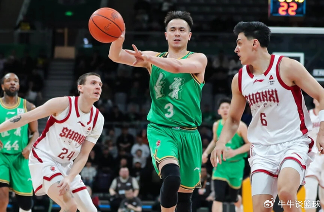 中超积分榜-辽宁男篮16分大败！爆冷输给广州，赵继伟4分，鄢手骐3分|乌戈|广州龙狮|三分球|莫兰德|布罗金顿_新浪体育_新浪新闻